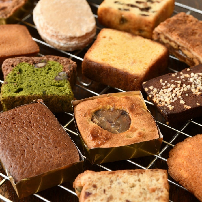 image 抹茶、チョコ、ナッツなど様々な味の焼き菓子が並ぶ、人気スイーツのアソートセット